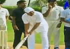 Edappadi Palaniswami Playing Cricket-எடப்பாடி பழனிச்சாமி அவர்கள் கிரிக்கெட் விளையாடுகிறார்